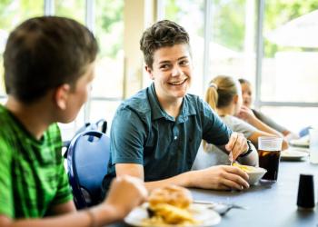 Students who love lunchtime are more likely to feel belonging at school says BYU study
