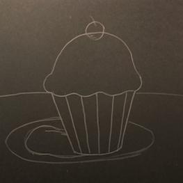 Simple cupcake drawing step 5.