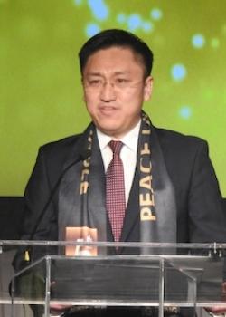 An Image of Counselor Wang Xiaofeng